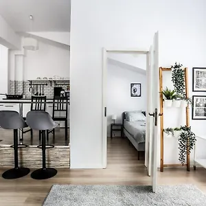Fully-furnished With Air Conditioning For Families, Cracow Old Town Kraków
